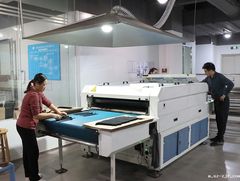 悠米游戏中心官网生产现场 (6)